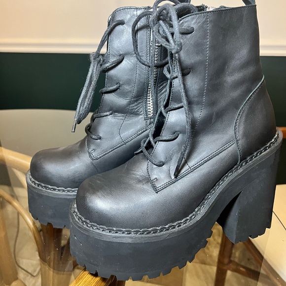 UNIF Shoes Unif Platform Choke Boot Poshmark